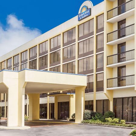 Days Inn & Suites By Wyndham Se Columbia Ft Jackson מראה חיצוני תמונה